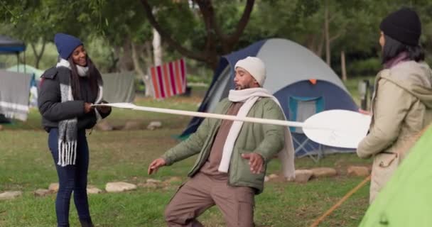Camping Limbes Amis Jouer Jeu Avec Bar Être Compétitif Pendant — Video