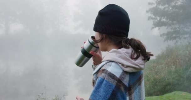 Camping Café Femme Dans Nature Pour Détendre Être Calme Pendant — Video