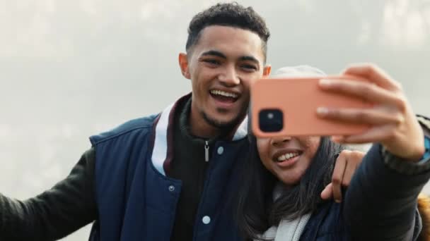 Selfie Perjalanan Dan Beberapa Hiking Alam Bersama Sama Untuk Petualangan — Stok Video