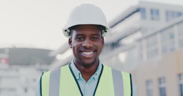 Építőipar Arc Boldog Fekete Ember Városban Építési Projekt Telek Karbantartás — Stock videók