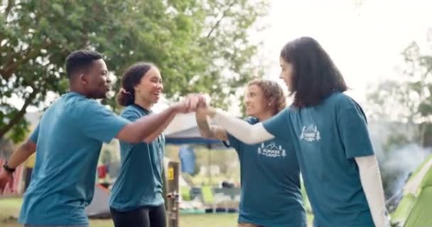 Boot Camp Tumpukan Tangan Dan Teman Teman Dalam Perayaan Prestasi — Stok Video