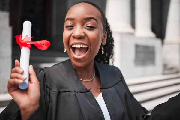 Excitada Mulher Negra Formatura Diploma Sucesso Com Celebração Educação Universitária — Fotografia de Stock
