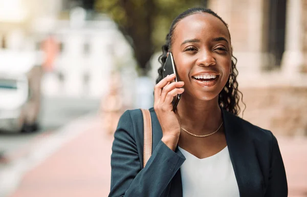 Telefon Miasto Kobieta Biznesu Komunikacji Tworzenia Sieci Kontaktów Możliwości Kariery — Zdjęcie stockowe