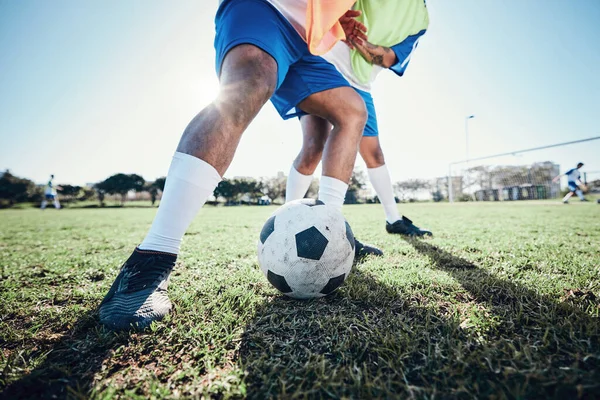 Football Challenge Men Action Grass Health Fitness Competition Motion Male — Stock Photo, Image