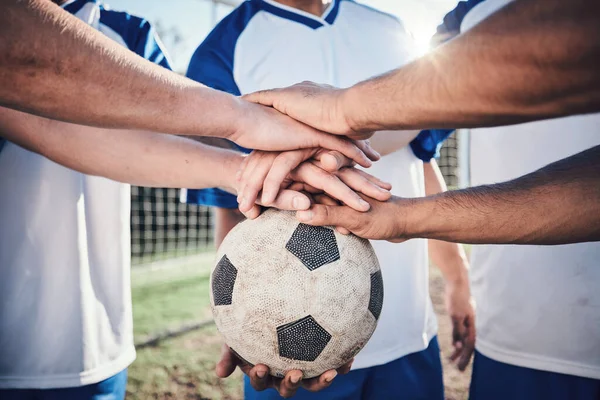 Piłka Nożna Ręce Razem Współpraca Rzecz Wsparcia Sportu Szkolenia Stadionie — Zdjęcie stockowe