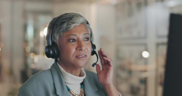 Müşteri Desteği Yaşlı Yüz Kadın Danışmanlık Danışma Yardım Masası Çağrı — Stok video
