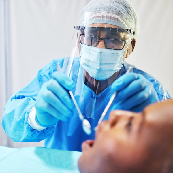 Dentista Consulta Chequeo Boca Del Paciente Atención Odontológica Procedimiento Médico —  Fotos de Stock