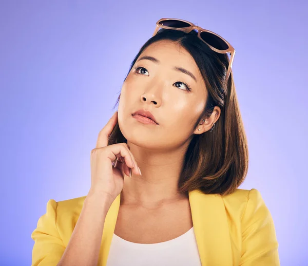 Entscheidung Idee Und Asiatische Frau Mit Staunen Oder Wahl Mit — Stockfoto