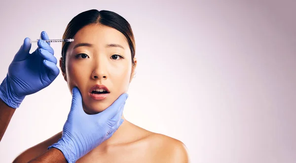 Asian Woman Hands Needle Plastic Surgery Studio Cosmetics Mockup Space — Stock Photo, Image