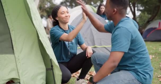 Camp Tent People High Five Teamwork Support Outdoor Camping Trip — Stock Video