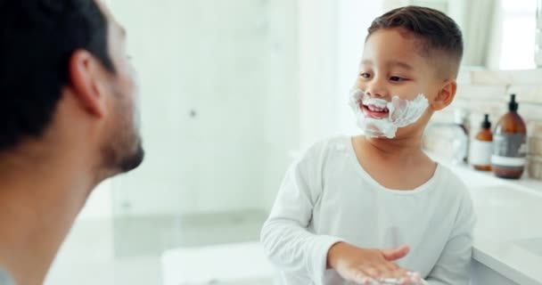 Belleza Afeitado Padre Con Hijo Baño Para Aseo Mañana Crema — Vídeo de stock