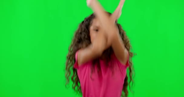 Mädchen Kind Grüne Leinwand Und Gesicht Mit Feier Sport Emoji — Stockvideo