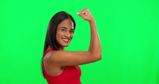 Kobieta Mistrz Zginanie Biceps Zielonym Ekranie Mięśni Silnej Osoby Izolowane — Wideo stockowe