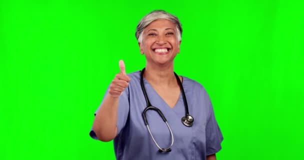 鼓起勇气 医生女士和绿色屏幕为医疗保健的成功 喜欢或医院的支持和感谢你 脸色红润 有医疗背景的印地安人或资深护士 — 图库视频影像