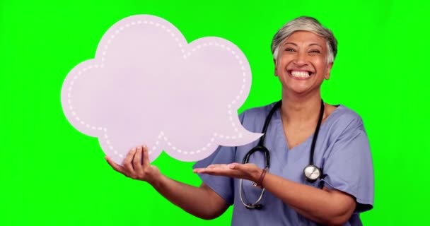 Зелений Екран Літня Жінка Посміхається Або Хірург Бульбашка Мовлення Лікарняних — стокове відео
