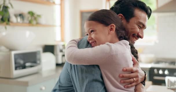 Famiglia Papà Figlia Abbracciano Cucina Amore Fiducia Legame Nella Loro — Video Stock