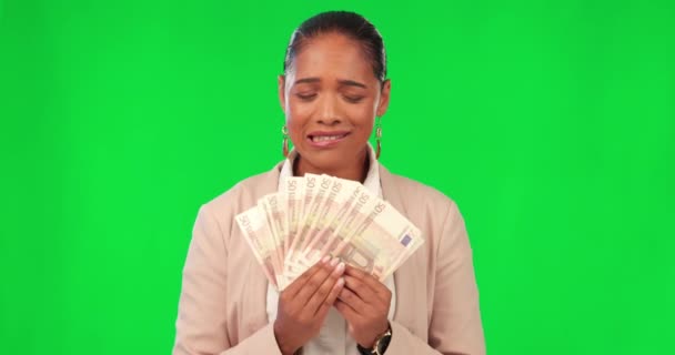 Bargeld Risiko Und Frau Auf Grünem Bildschirm Für Glücksspiel Problem — Stockvideo