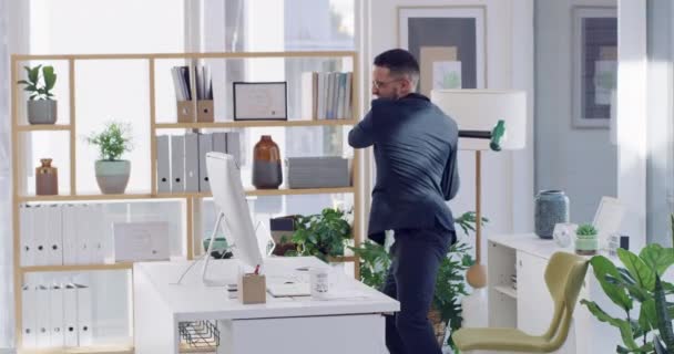 Wütend Hammer Und Geschäftsmann Mit Computer Büro Mit 404 Fehlergefühlen — Stockvideo