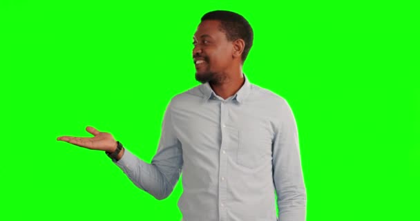 Рішення Мислення Чорношкірий Чоловік Вибором Зеленому Екрані Опцій Реклами Вибору — стокове відео