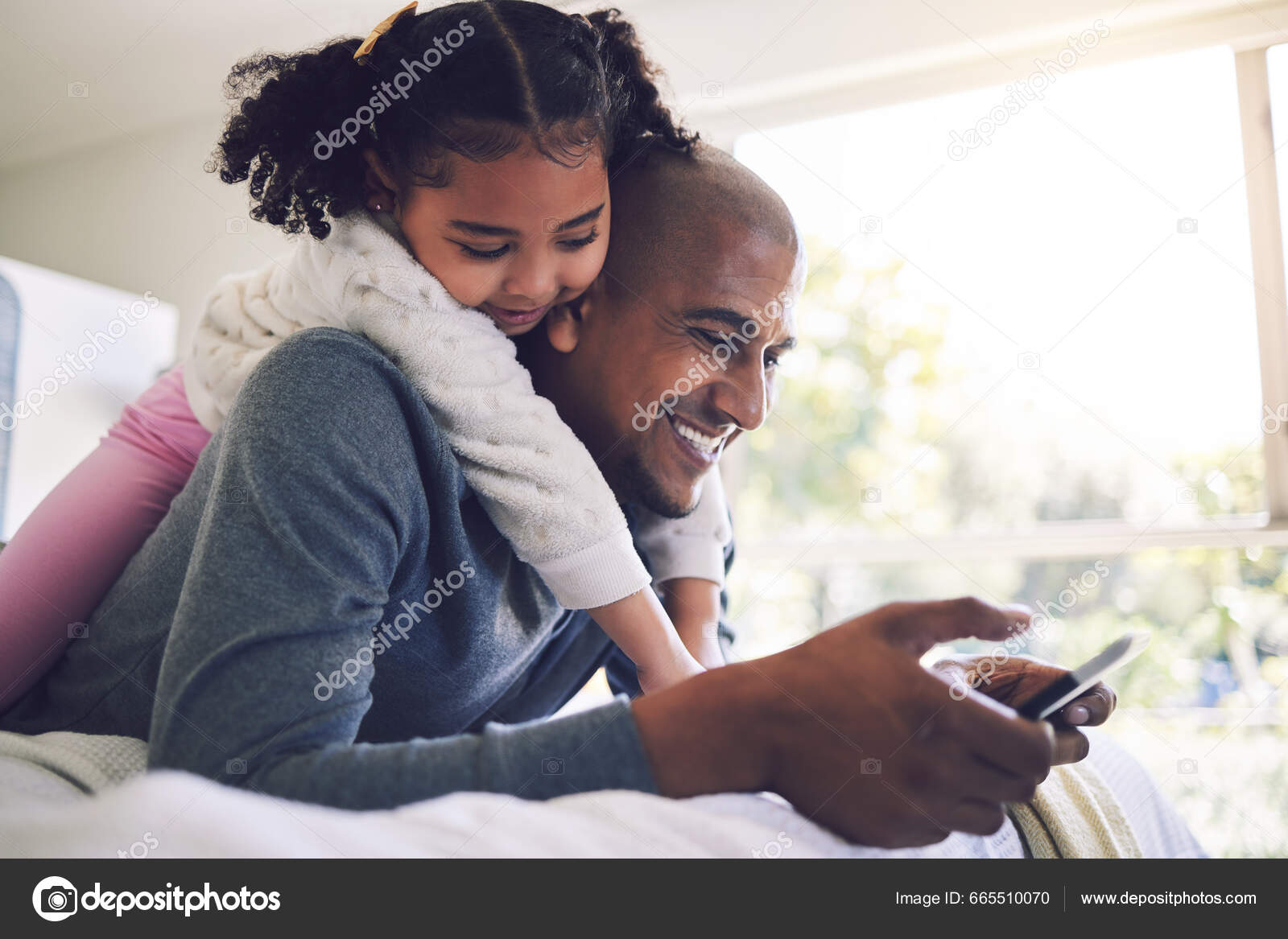 Father Girl Phone Bedroom Together Relax Search Funny Video Meme — Stock  Photo © PeopleImages.com #665510070