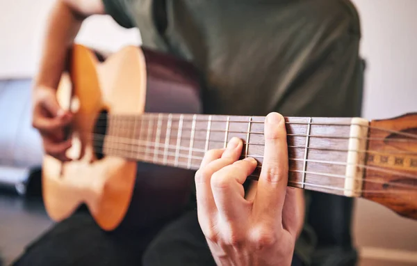 Mãos Pessoa Guitarra Para Música Talento Habilidades Estúdio Casa Closeup — Fotografia de Stock