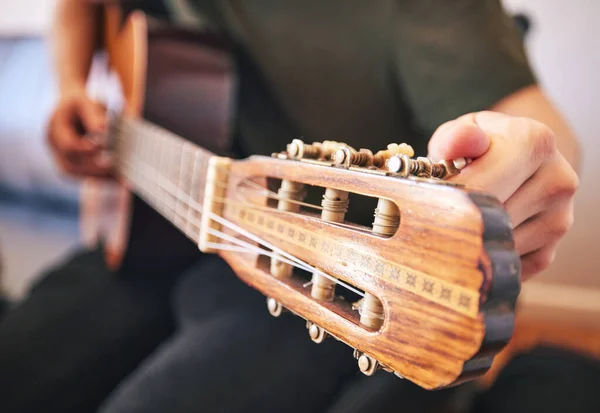 Mãos Pessoa Guitarra Afinação Para Música Talento Habilidade Criativa Produção — Fotografia de Stock