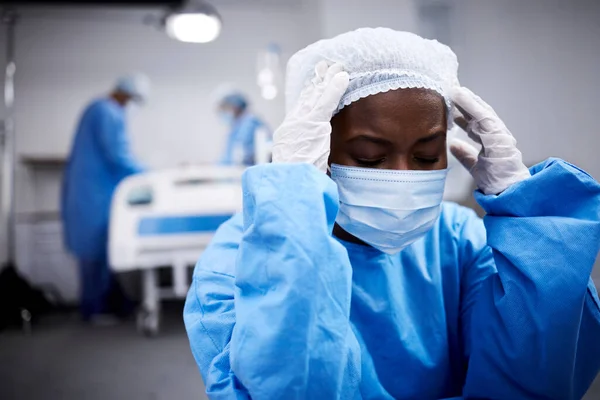 Black Woman Stress Sad Surgeon Surgery Grieving Loss Operation Failure — Stock Photo, Image