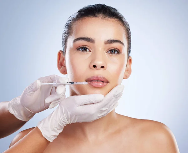 Spuit Vrouw Plastische Chirurgie Met Huidverzorging Portret Cosmetica Tegen Een — Stockfoto