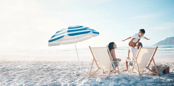 Strand Reisen Und Familienerholung Während Eines Urlaubs Abenteuers Oder Wochenendausflugs — Stockfoto