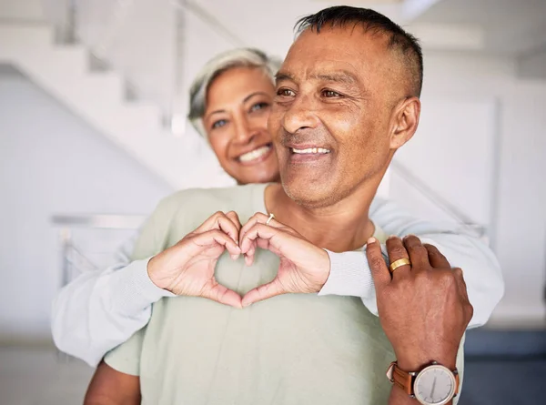 Aşk Nezaket Hayat Arkadaşı Ilişki Emoji Işareti Için Evde Kalp — Stok fotoğraf