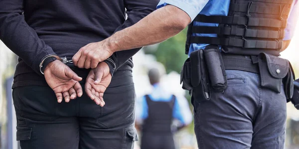 Bilincs Bűnözés Rendőrség Letartóztatott Korrupciós Igazságszolgáltatási Bűnözők Szabadban Pénzmosás Erőszak — Stock Fotó