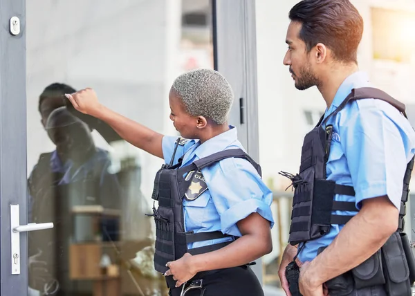Злочинність Патрулювання Поліція Стукають Двері Справедливості Безпеки Закону Вдома Разом — стокове фото