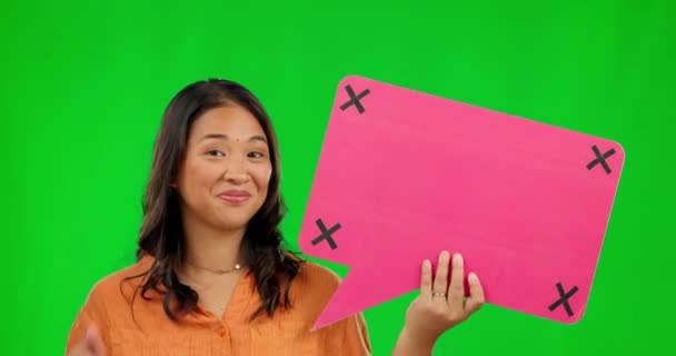 Lykkelig Asiatisk Kvinne Talevokter Tomler Opp Grønn Skjerm Lykkes Mot – stockvideo