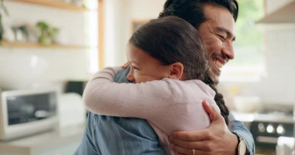 Crianças Pai Filha Abraçam Cozinha Por Amor Confiança União Sua — Vídeo de Stock