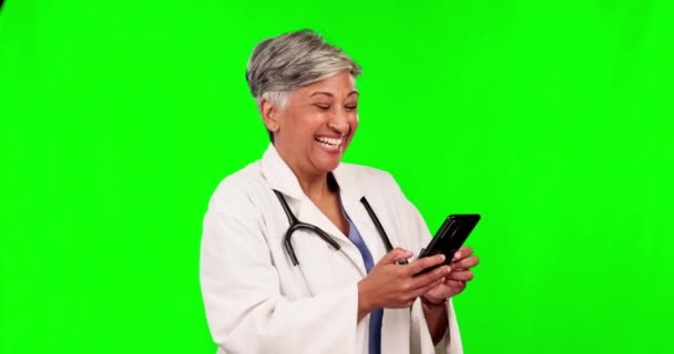 Dottore Donna Telefono Con Risate Schermo Verde Con Meme Fumetto — Video Stock