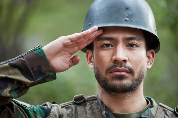 Στρατός Άνθρωπος Και Χαιρετισμός Πορτρέτο Στο Στρατό Ενός Βετεράνου Ασφάλεια — Φωτογραφία Αρχείου