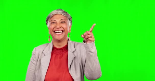 Faccia Indicando Donna Anziana Schermo Verde Studio Isolato Uno Sfondo — Video Stock