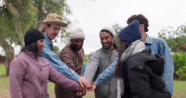 Kamperen Hands Vrienden Met Motivatie Ondersteuning Samenwerking Succes Buiten Natuur — Stockvideo