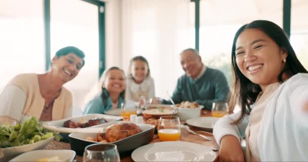 Thanksgiving Selfie Mit Kindern Eltern Und Großeltern Zum Gemeinsamen Feiern — Stockvideo