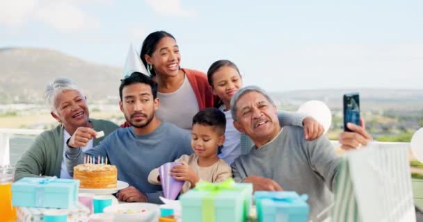 Familj Födelsedags Och Festselfie Hemmet Barn Och Farföräldrar Med Föräldrar — Stockvideo