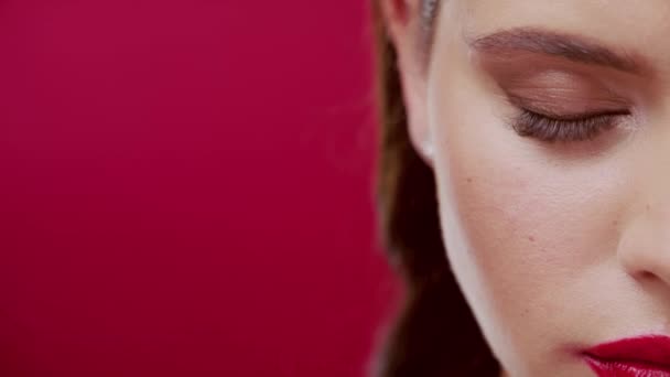 Mujer Cyborg Cara Con Ojo Rojo Digital Maqueta Para Visión — Vídeos de Stock