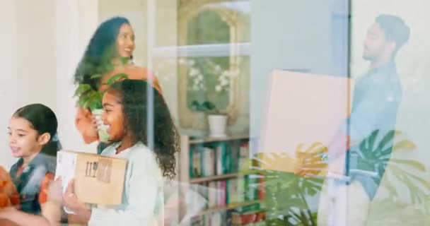 Счастливая Семья Коробка Переезд Новый Дом Недвижимость Ипотечный Кредит Переезд — стоковое видео