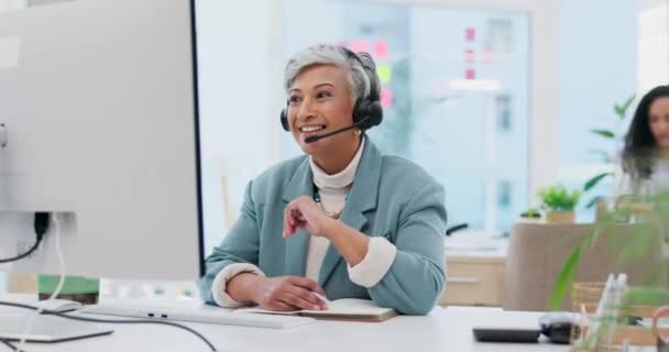 Call Center Senior Woman Parlare Con Tecnologia Ufficio Servizio Clienti — Video Stock