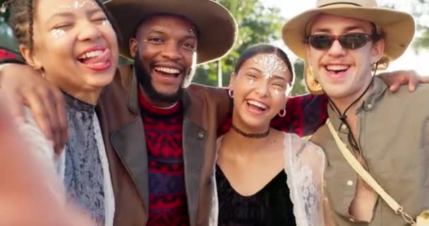Селфи Друзья Счастье Открытым Небом Фестивальные Социальные Встречи Люди Мероприятии — стоковое видео