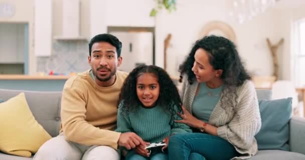 Familie Videospel Winnen Ouders Met Kind Feest Steun Uitdaging Begeleiding — Stockvideo
