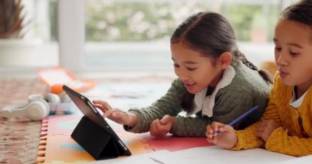Tablet Online Learning Children Search Internet Doing Homework Together Homeschooling — стоковое видео