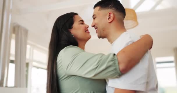 Smile Couple Dance Home Love Care Bonding Together House Man — Αρχείο Βίντεο
