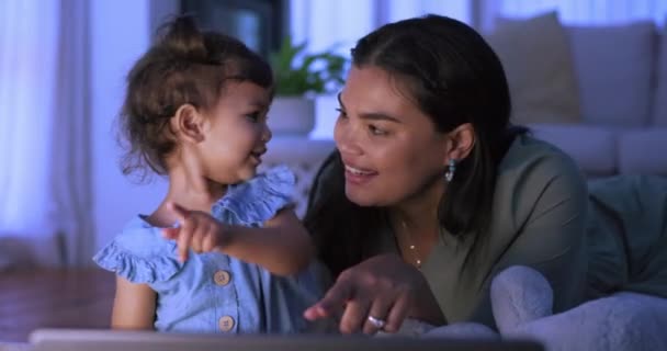Tafel Onderwijs Moeder Met Kind Huiskamer Verbroedering Succes Voor Het — Stockvideo