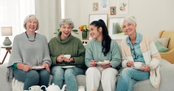 Wanita Senior Teh Dan Potret Teman Teman Rumah Pensiun Untuk — Stok Video