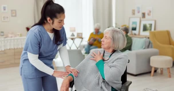 Nurse Physiotherapy Senior Woman Wheelchair Back Pain Check Physical Therapy — Vídeo de Stock